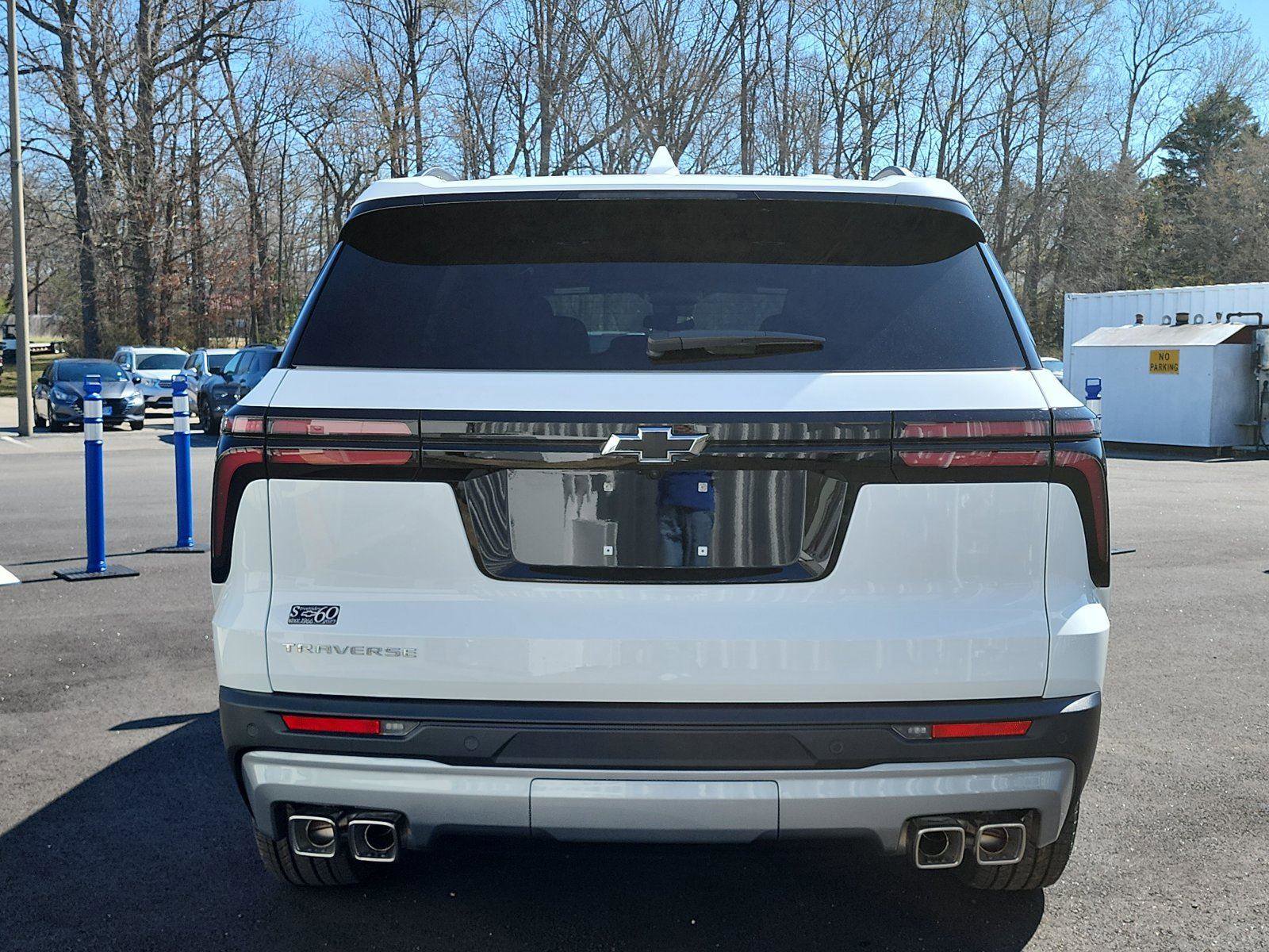 New 2026 Chevrolet Traverse LT w/ LPO, Floor Liner Package FWD image 4