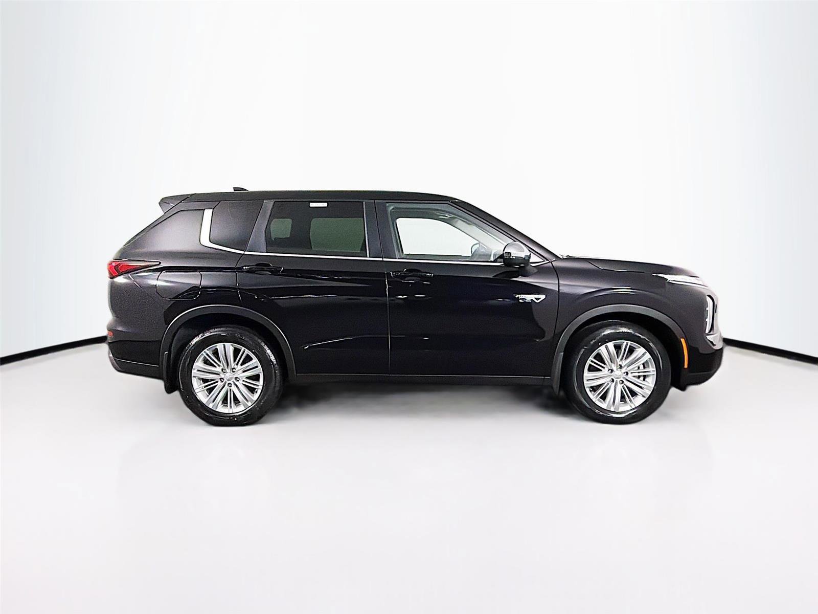 Used 2025 Mitsubishi Outlander ES AWD/4WD image 8