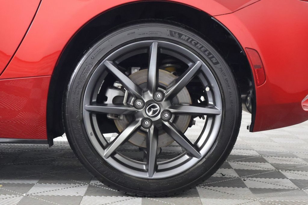 Used 2016 MAZDA MX-5 Miata Club RWD image 16