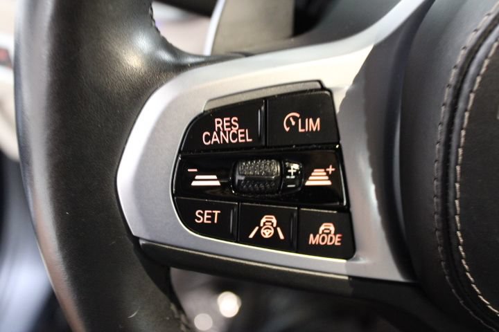 Used 2021 BMW X7 M50i w/ Dynamic Handling Package AWD/4WD image 38