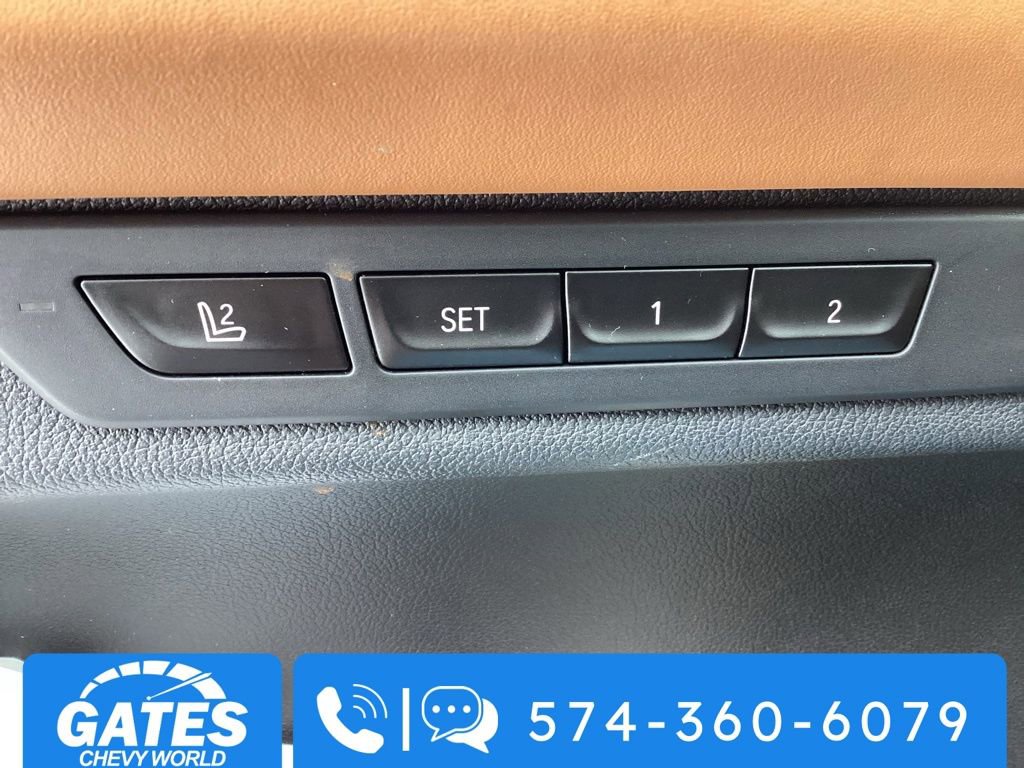 Used 2021 BMW 740i xDrive w/ Premium Package image 26