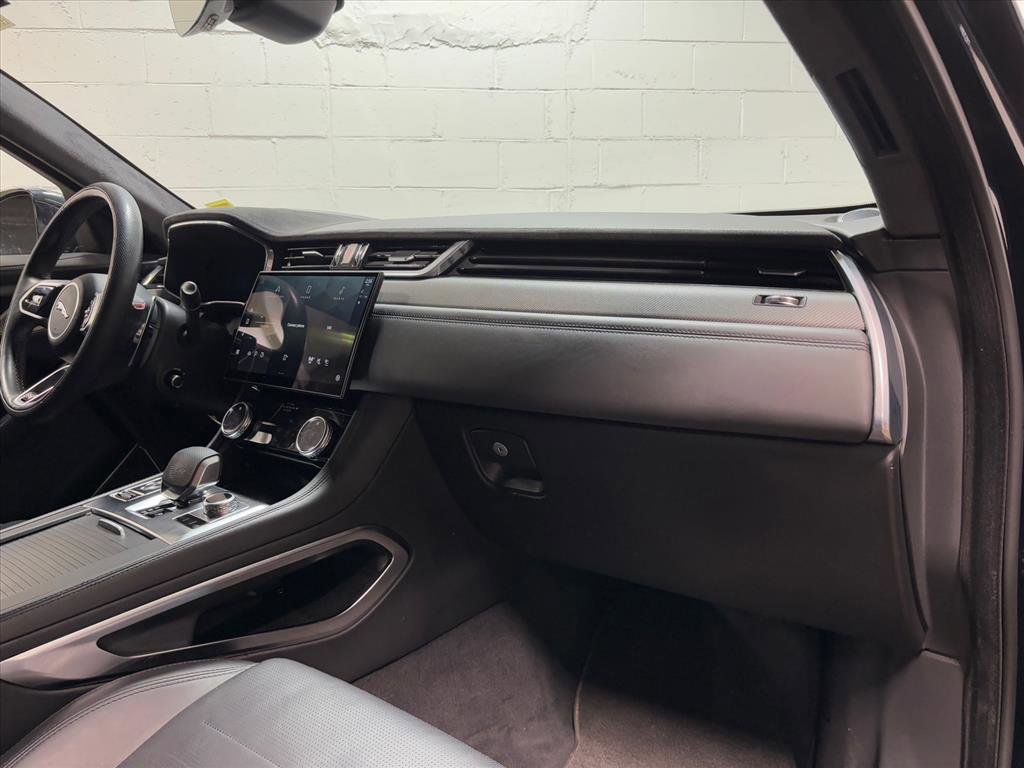 Used 2023 Jaguar F-PACE SVR image 29