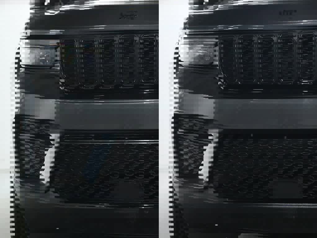 Certified 2024 Jeep Grand Cherokee Altitude image 6