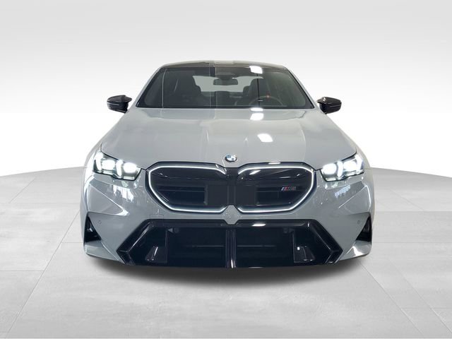 Used 2025 BMW M5 w/ Carbon Package image 2
