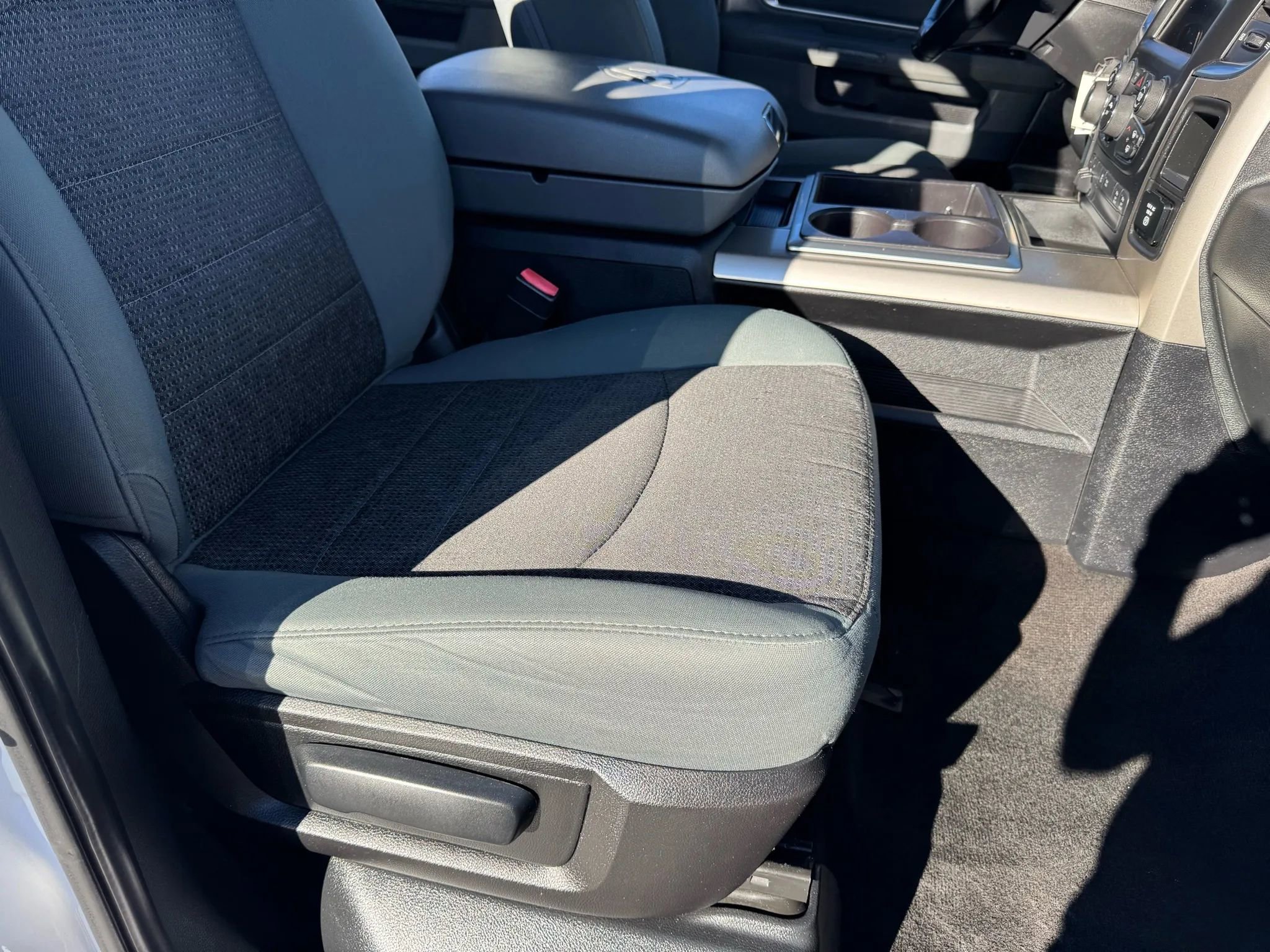 Used 2015 RAM 1500 Lone Star image 38