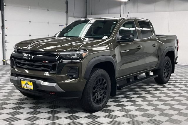 Used 2024 Chevrolet Colorado Z71 w/ Z71 Convenience Package 2 AWD/4WD image 11