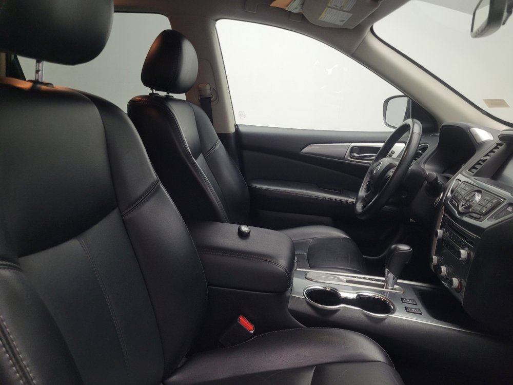 Used 2020 Nissan Pathfinder SL image 21