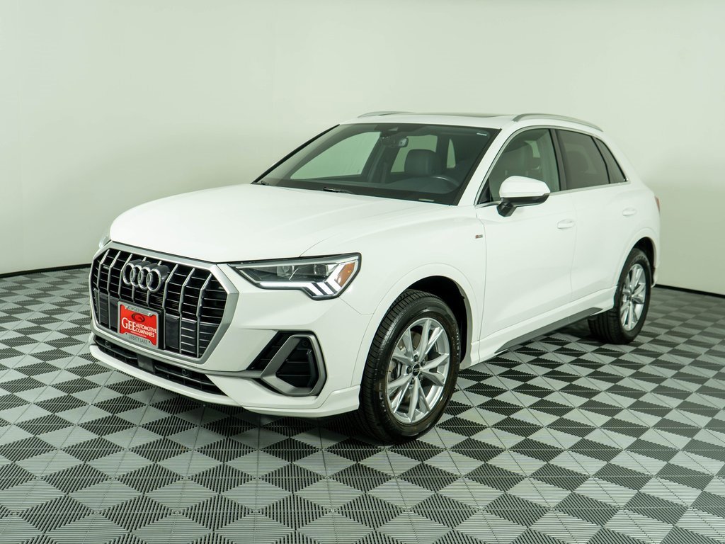 Used 2023 Audi Q3 2.0T Premium image 3