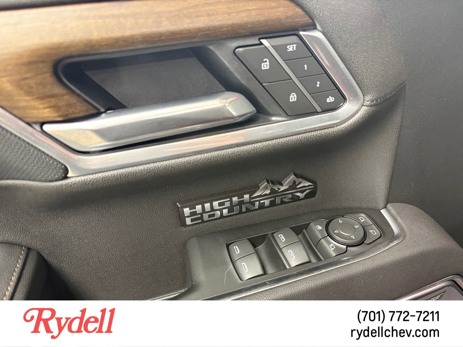 Used 2025 Chevrolet Silverado 1500 High Country w/ High Country Premium Package image 11