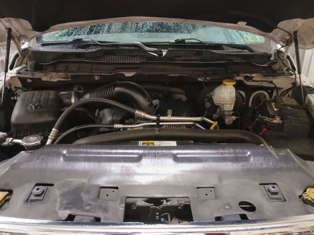 Used 2019 RAM 1500 Classic SLT AWD/4WD image 30