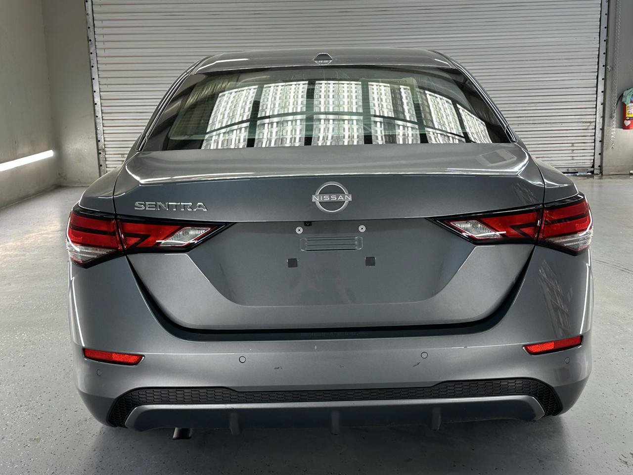 Used 2025 Nissan Sentra SV FWD image 10