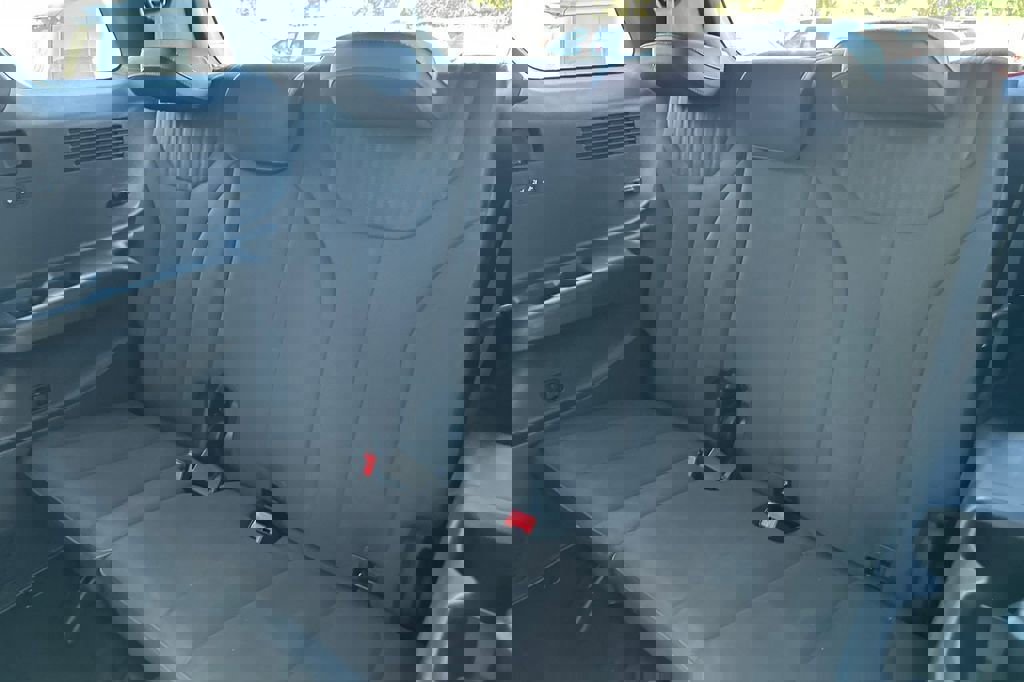 Used 2025 Hyundai Palisade Calligraphy image 13