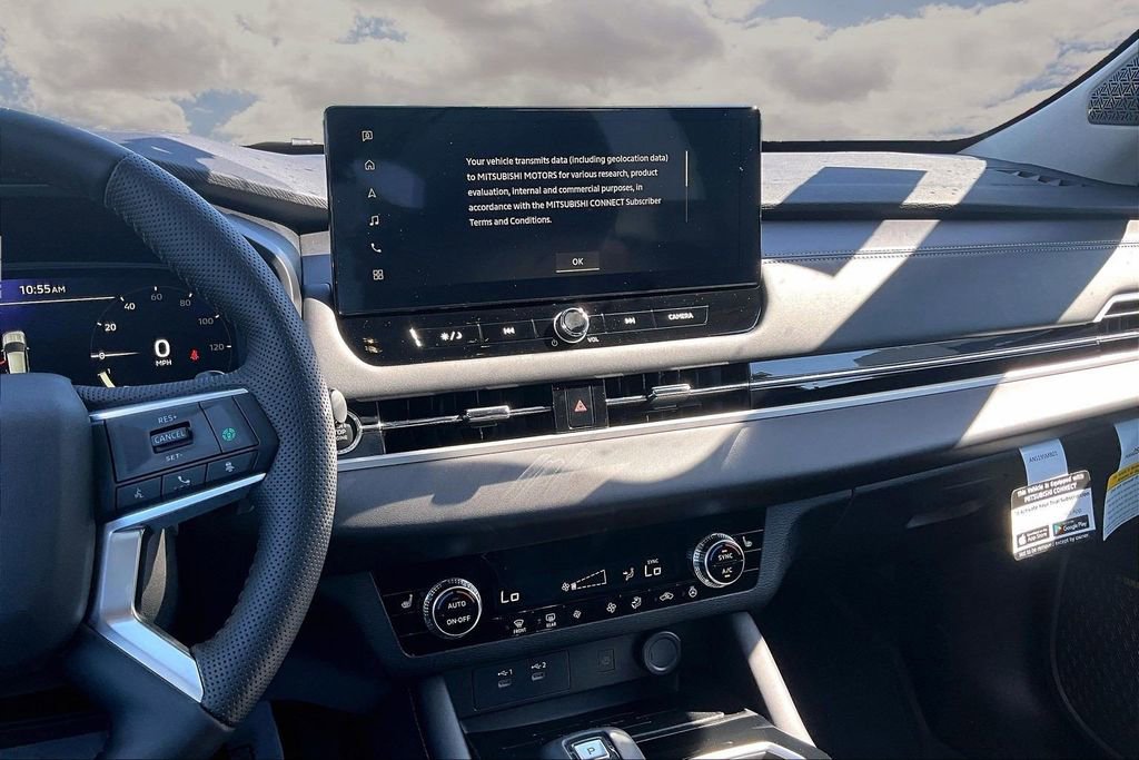New 2026 Mitsubishi Outlander FWD image 7