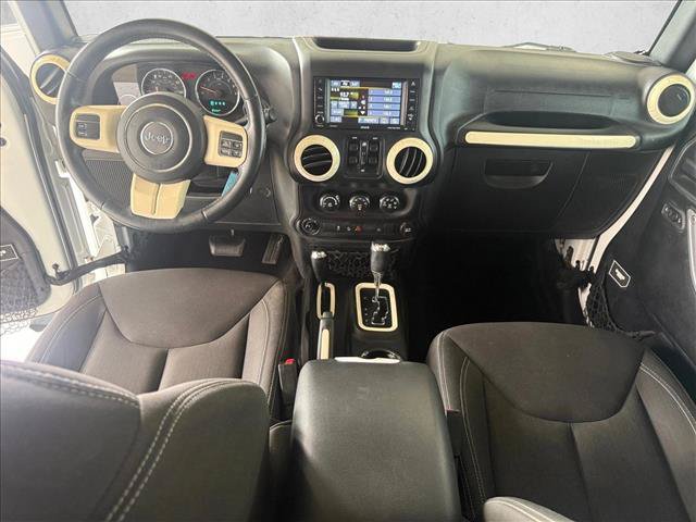 Used 2015 Jeep Wrangler Unlimited Sahara AWD/4WD image 15