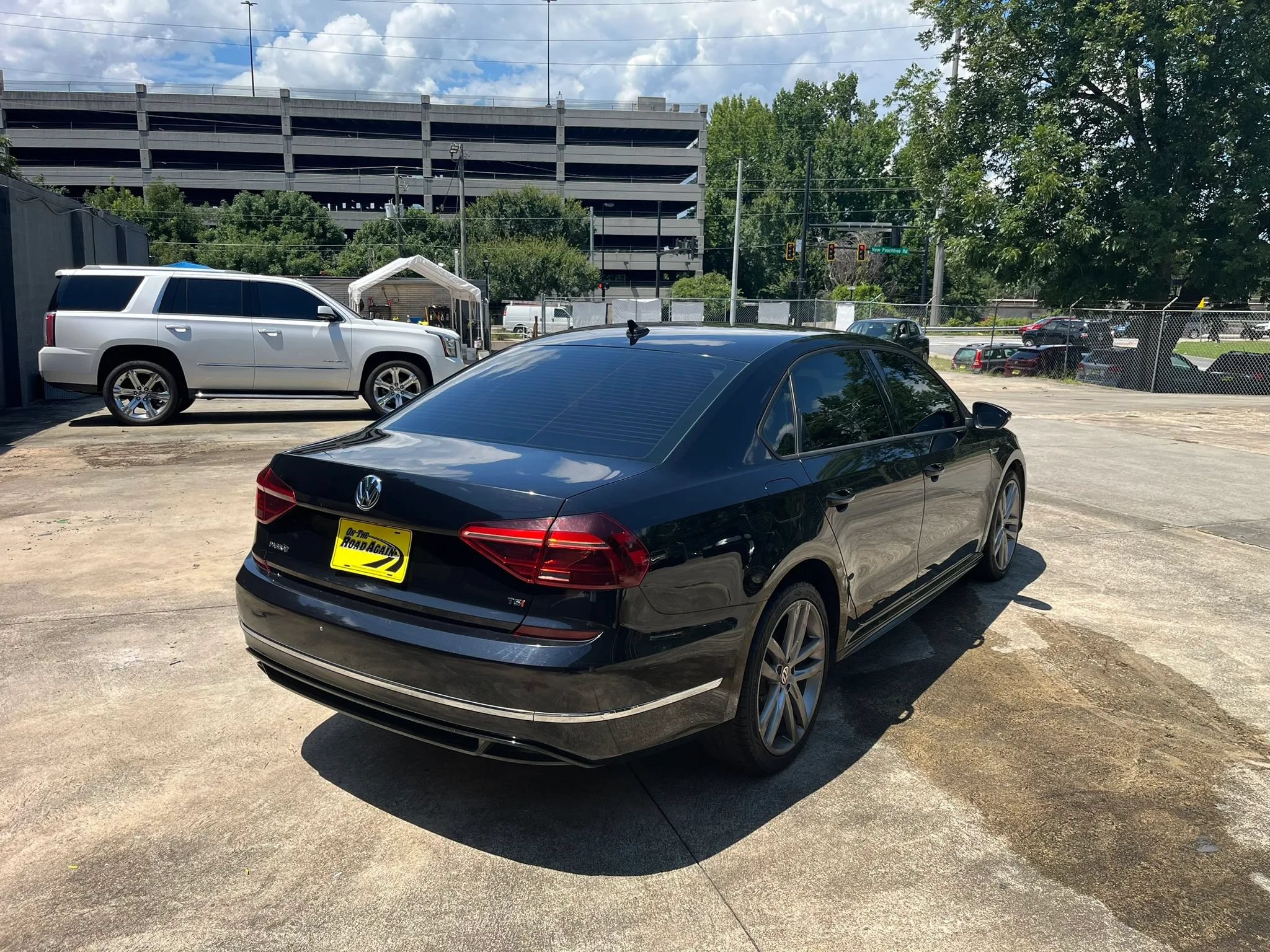 Used 2018 Volkswagen Passat 2.0T R-Line w/ R-Line Lighting Package FWD image 7