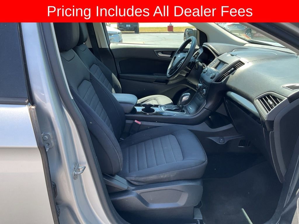 Used 2017 Ford Edge SE FWD image 19
