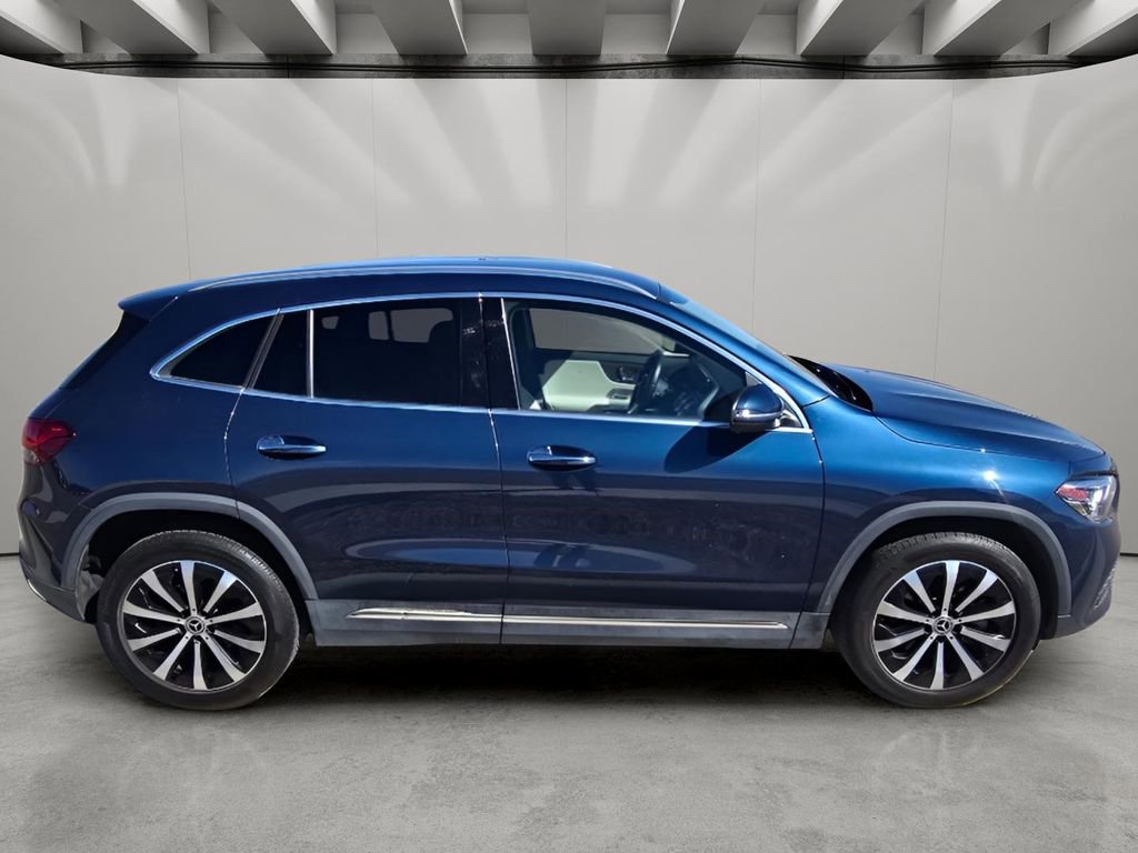 Used 2022 Mercedes-Benz GLA 250 4MATIC w/ Premium Package Lite image 6