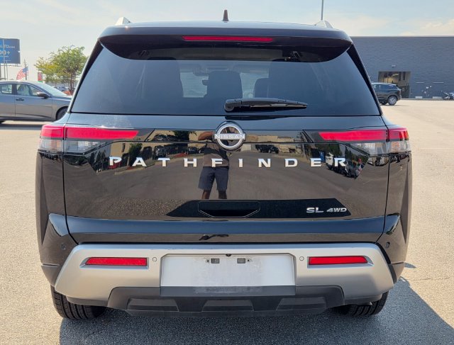Used 2025 Nissan Pathfinder SL AWD/4WD image 7