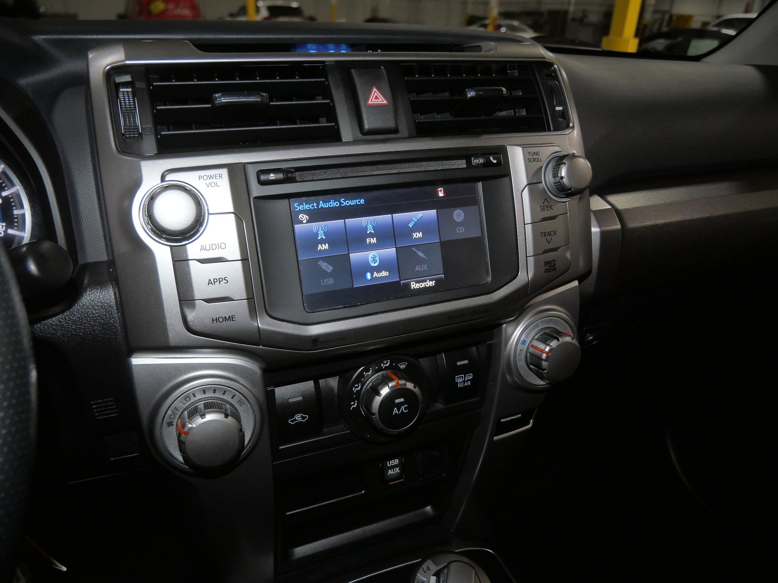 Used 2018 Toyota 4Runner SR5 Premium image 23