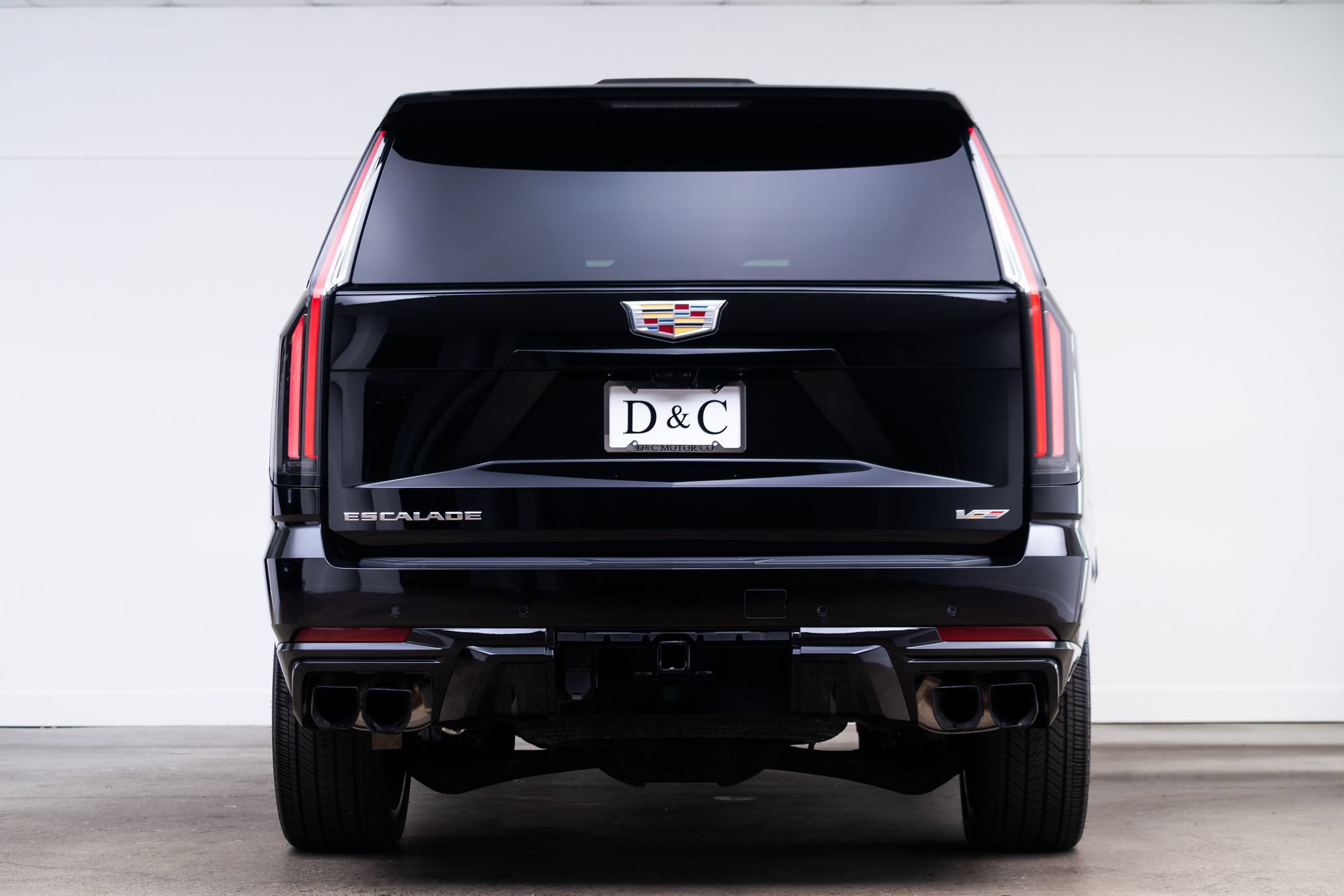 Used 2025 Cadillac Escalade ESV V AWD/4WD image 5