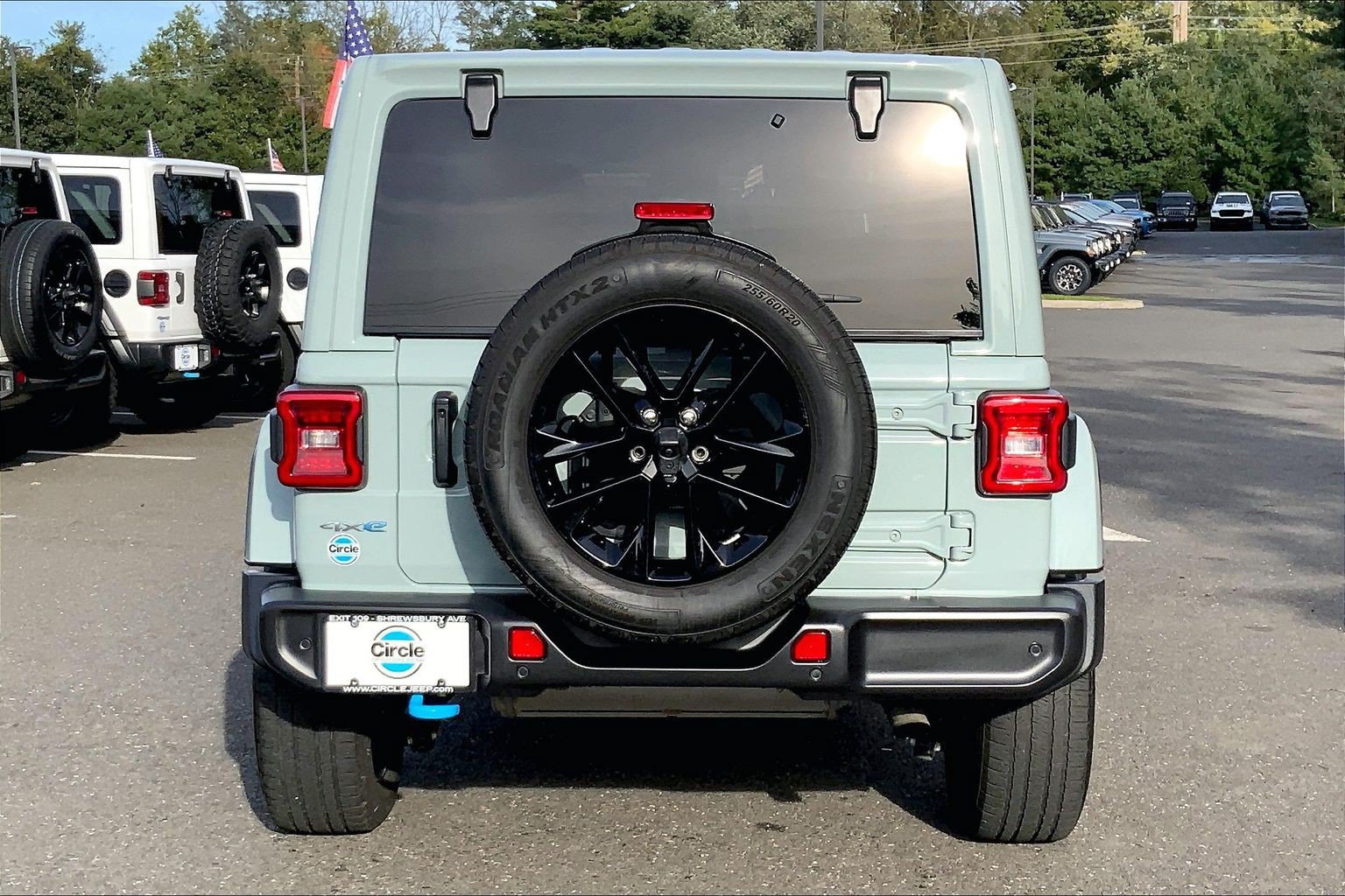 Used 2024 Jeep Wrangler Unlimited Sahara w/ Technology Group AWD/4WD image 4