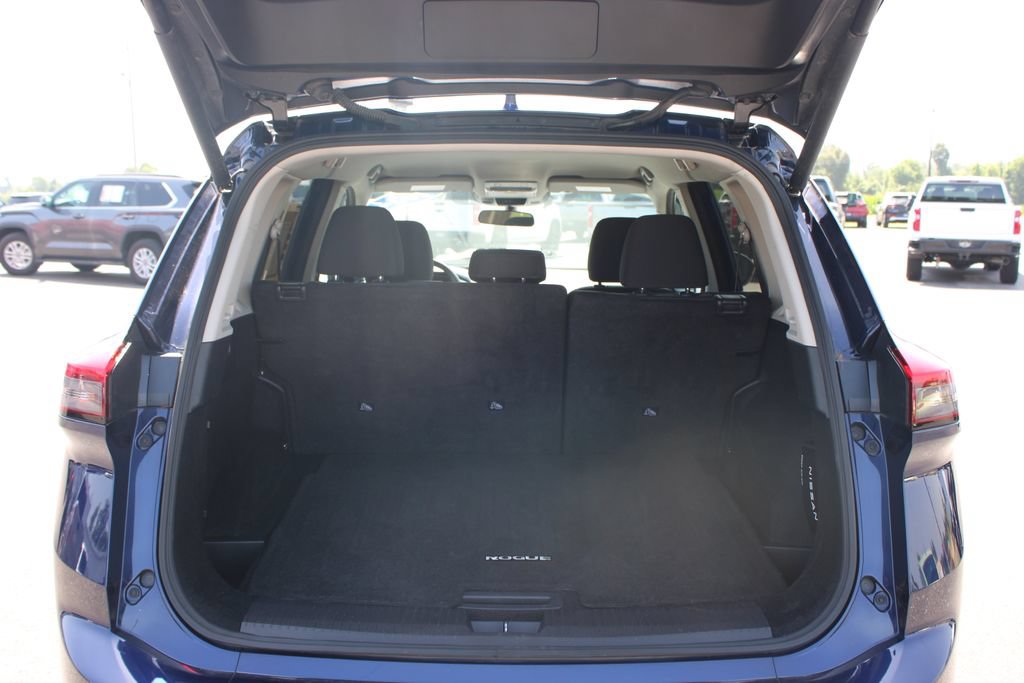 Used 2024 Nissan Rogue SV AWD/4WD image 17