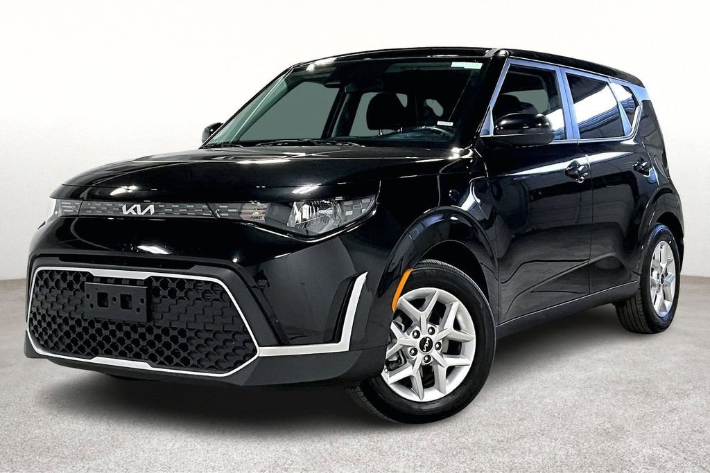 Used 2025 Kia Soul LX image 14