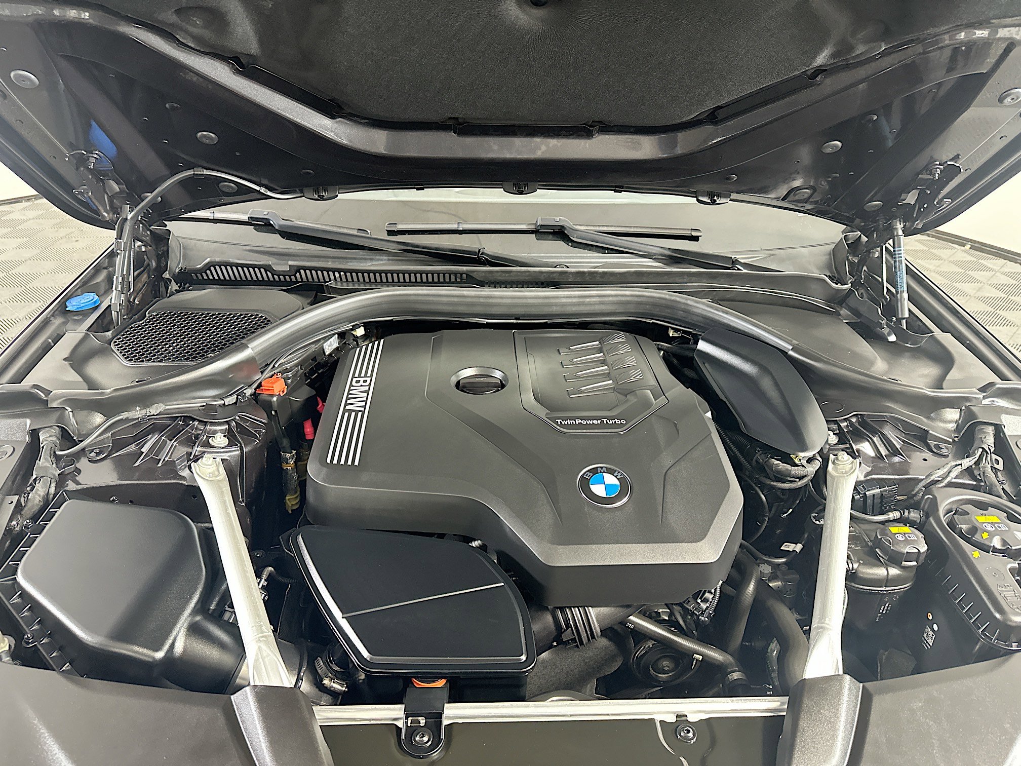 Used 2023 BMW 530i w/ Premium Package image 36