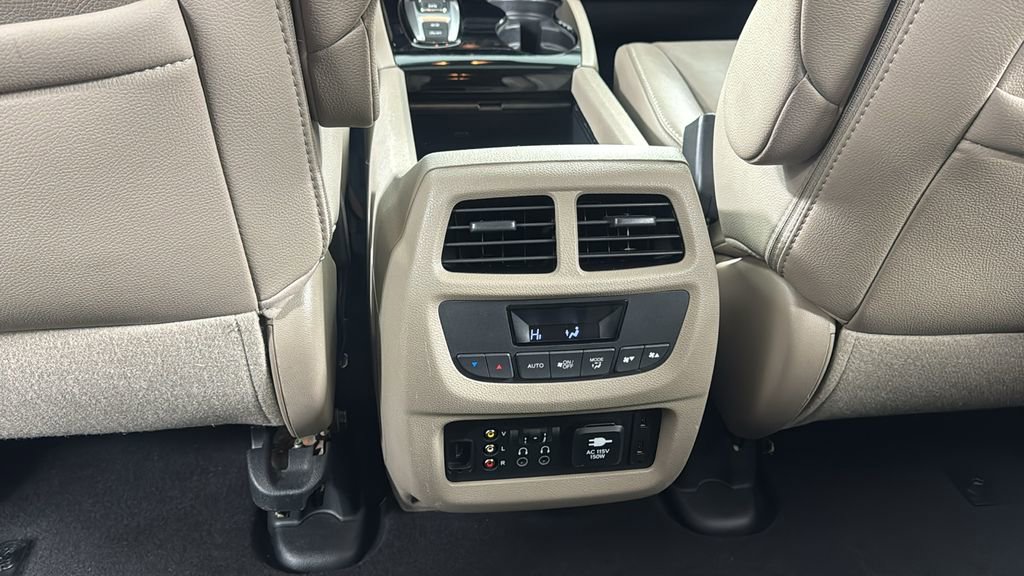 Used 2016 Honda Pilot Touring image 41