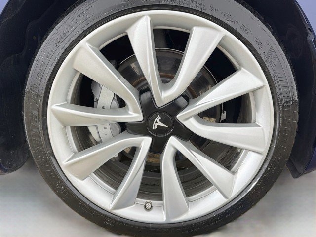 Used 2018 Tesla Model 3 Long Range RWD image 29