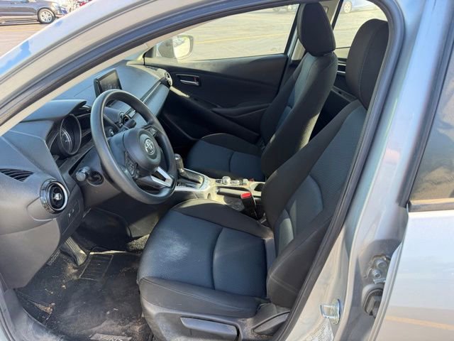 Used 2019 Toyota Yaris LE FWD image 5