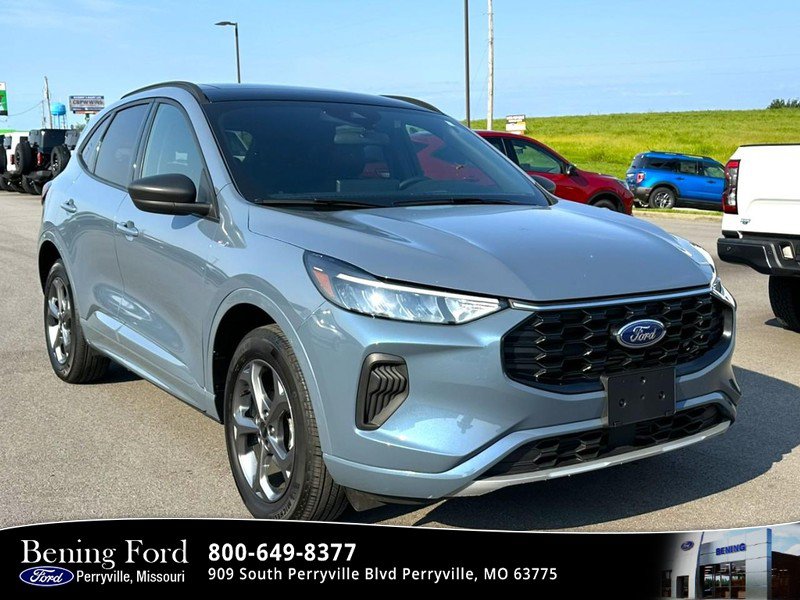 Used 2024 Ford Escape ST-Line w/ Tech Pack #1 AWD/4WD image 1