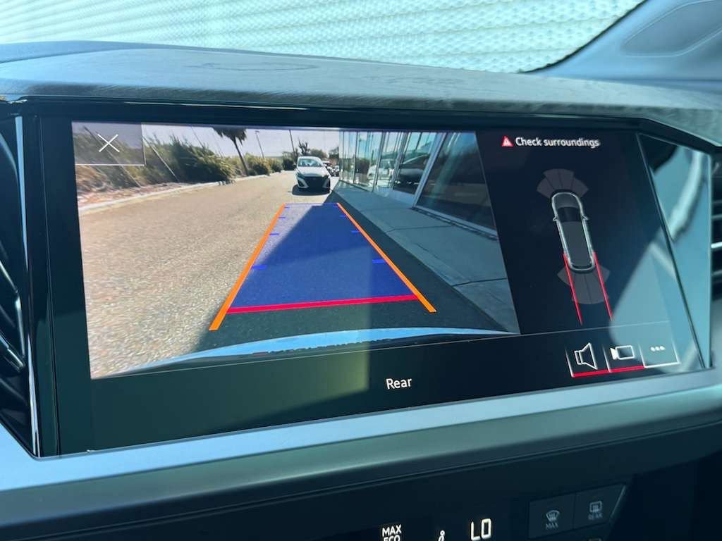 Used 2024 Audi Q4 e-tron Premium w/ Convenience Package image 40