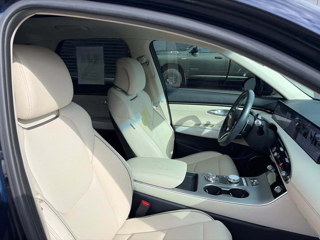 Used 2026 Genesis GV70 2.5T Advanced AWD/4WD image 9