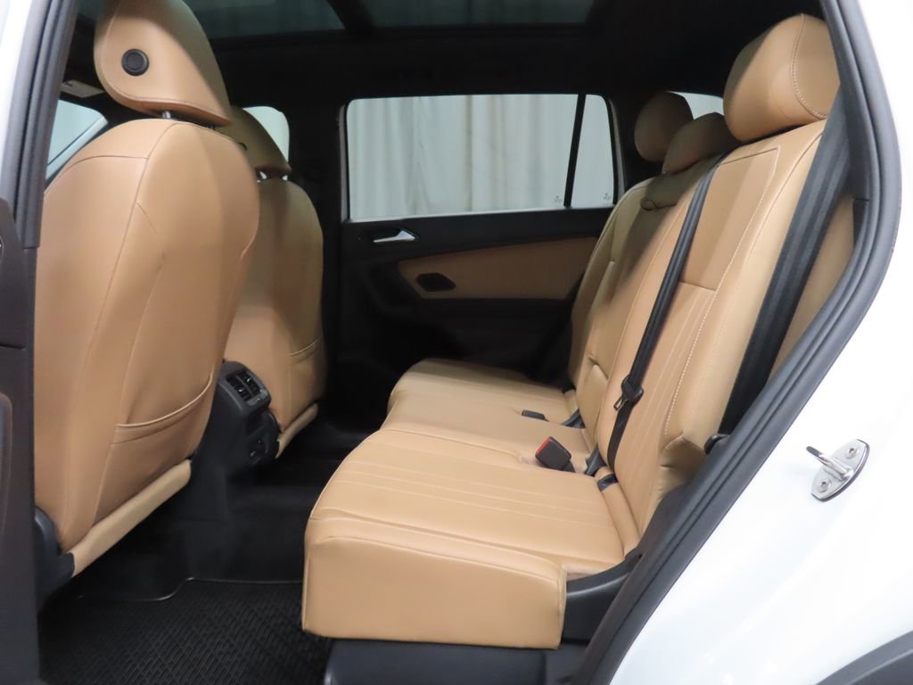 Used 2023 Volkswagen Tiguan SE R-Line image 13