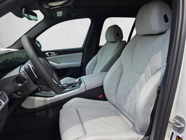 Used 2026 BMW X5 xDrive50e w/ Premium Package AWD/4WD image 4