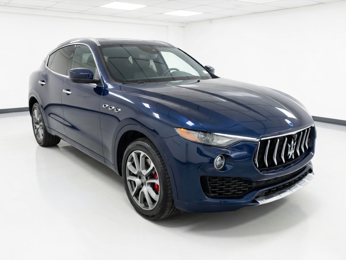 Used 2017 Maserati Levante w/ Luxury Package AWD/4WD image 3