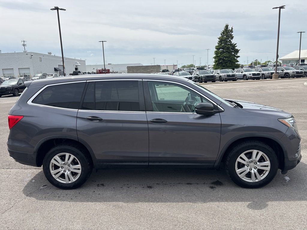 Used 2018 Honda Pilot LX image 2