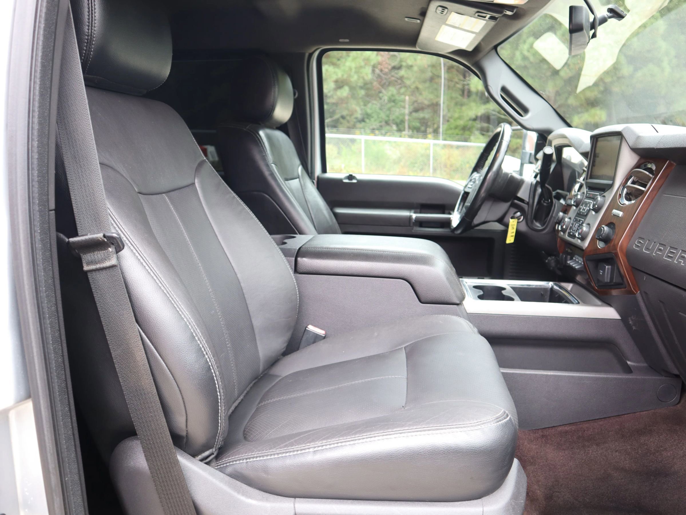 Used 2015 Ford F350 Lariat w/ Lariat Interior Package image 33