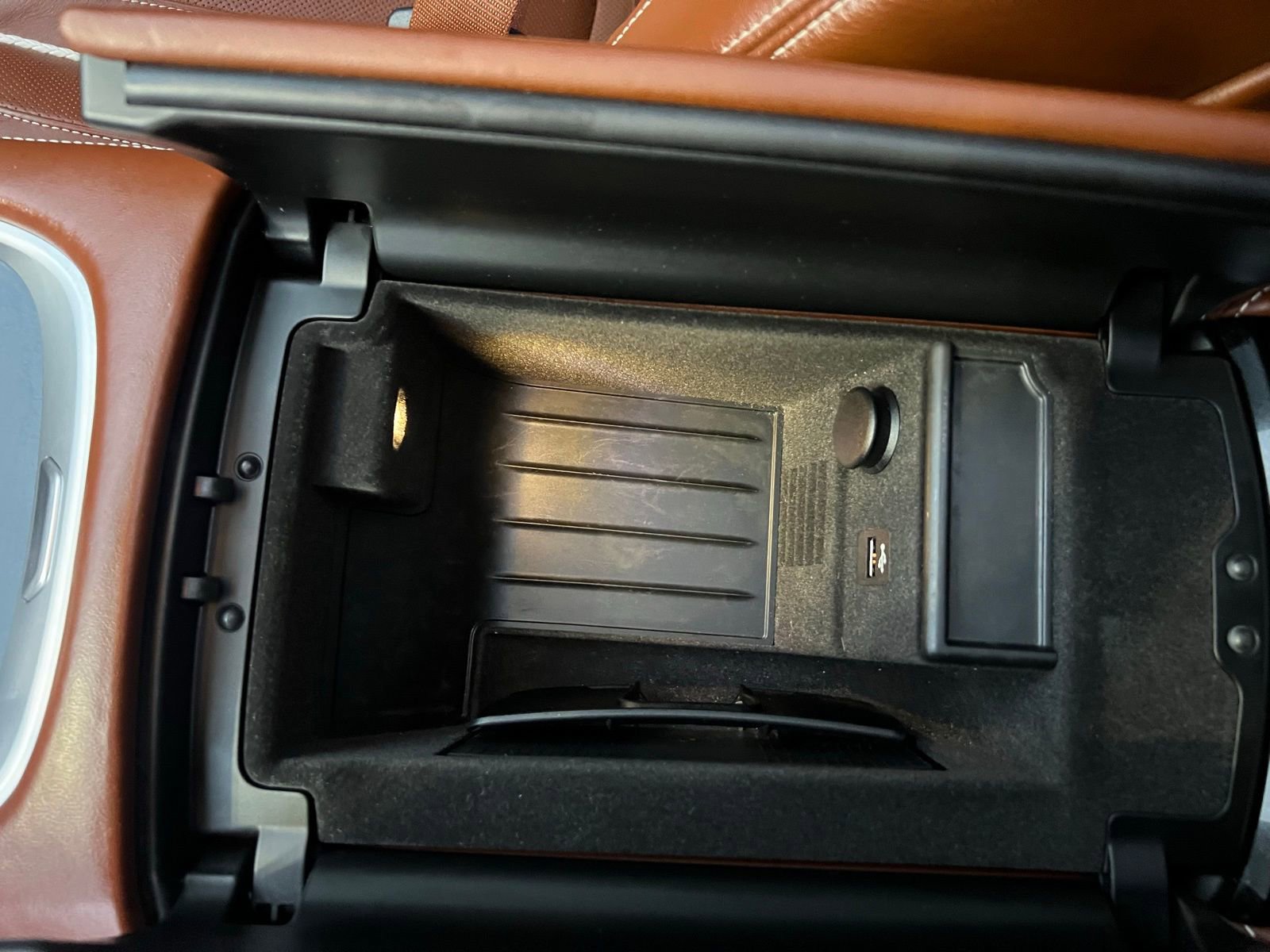 Used 2018 BMW 750i image 38