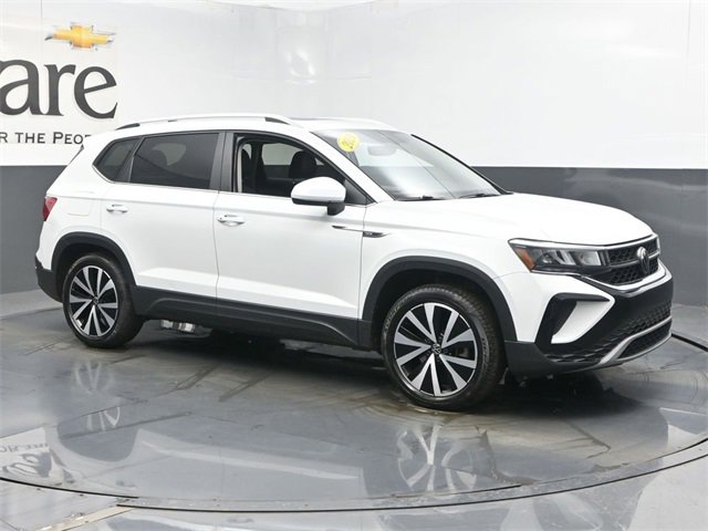 Used 2023 Volkswagen Taos SE w/ Panoramic Sunroof Package image 6