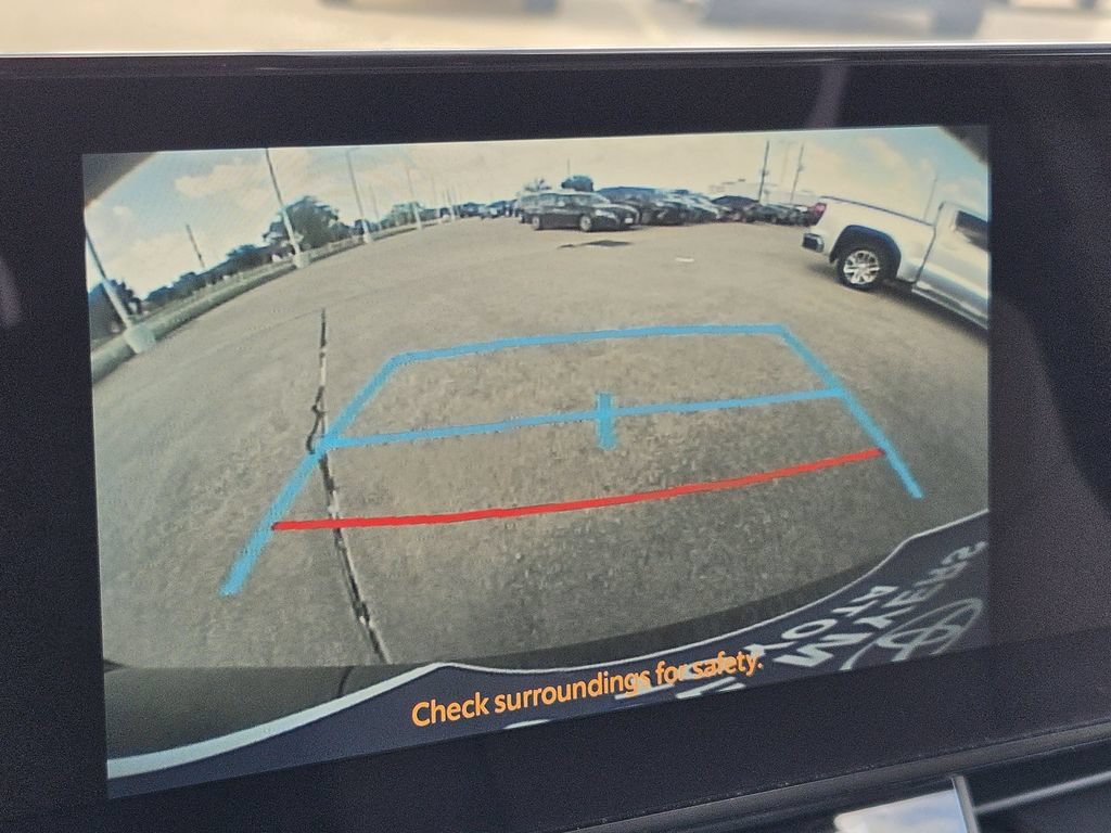 Used 2026 Toyota Sienna XLE FWD image 19