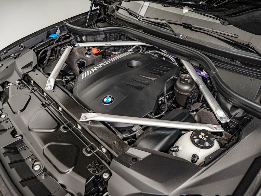 Used 2025 BMW X7 xDrive40i w/ M Sport Package AWD/4WD image 40