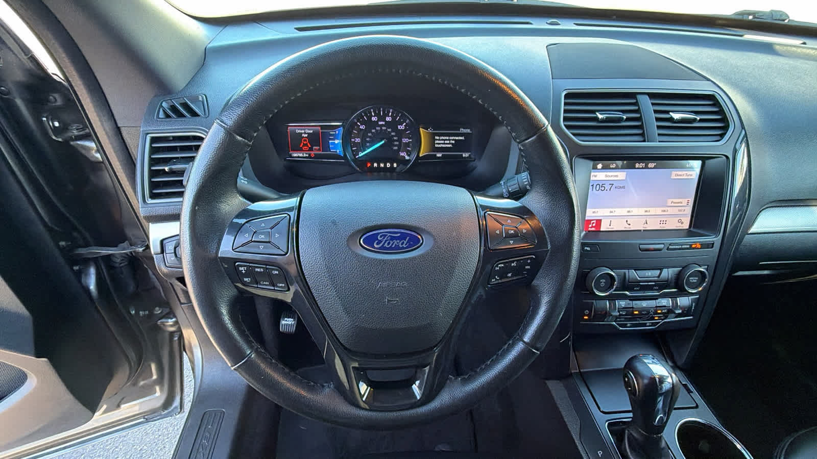 Used 2019 Ford Explorer XLT w/ Equipment Group 202A FWD image 18