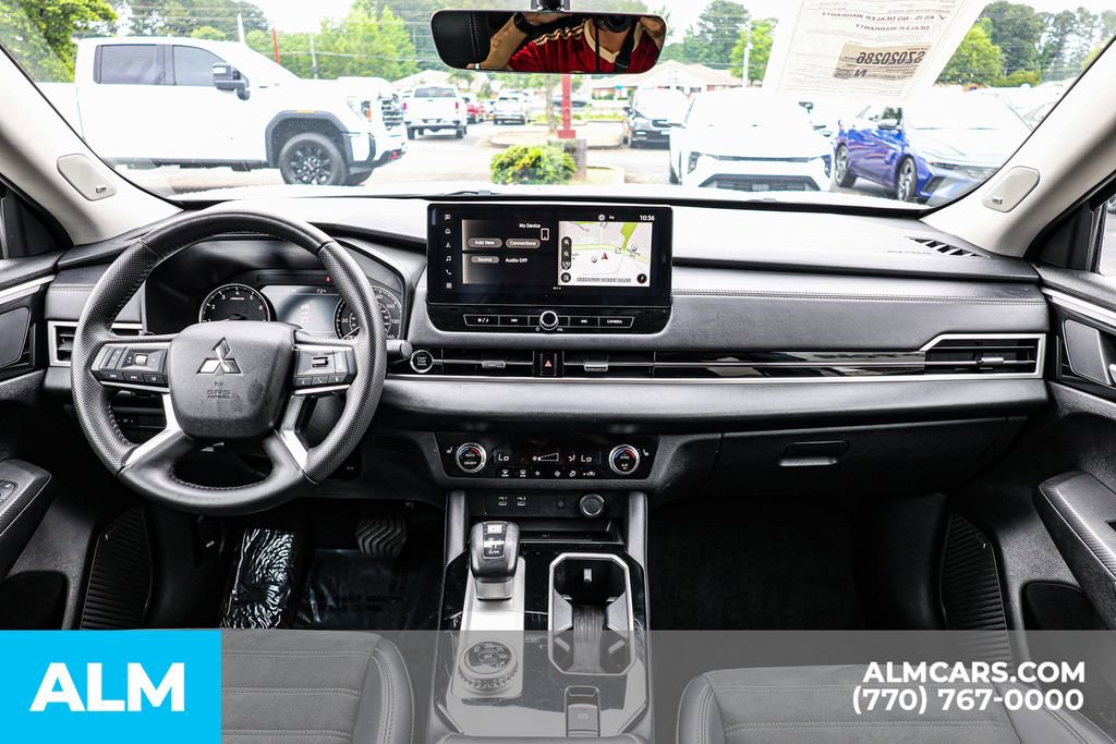 Used 2025 Mitsubishi Outlander SE FWD image 31