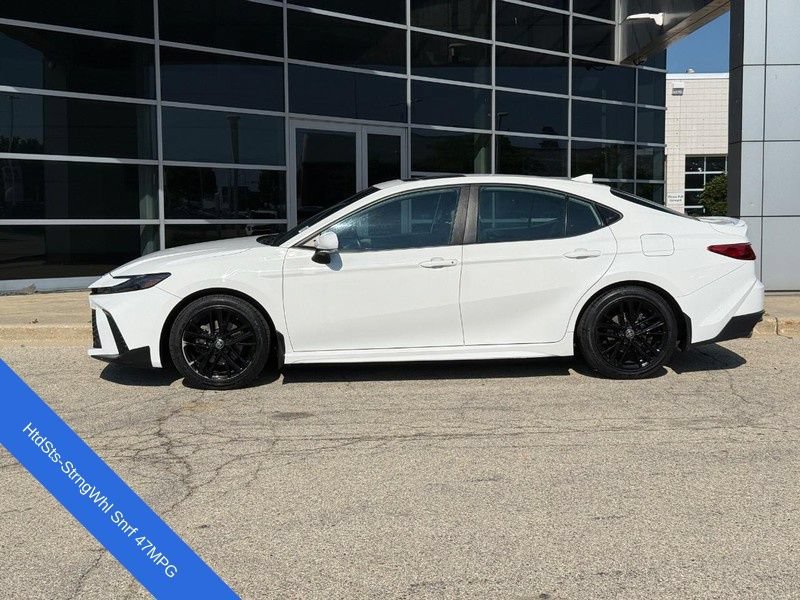 Used 2025 Toyota Camry SE w/ Convenience Package FWD image 6