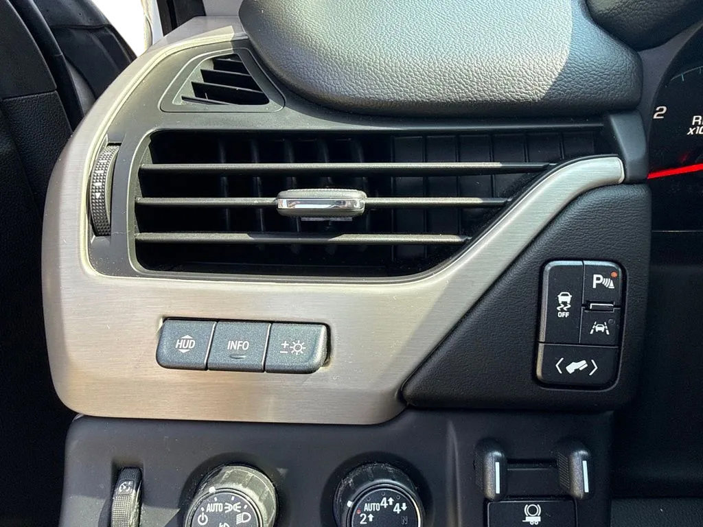Used 2020 GMC Yukon Denali AWD/4WD image 20