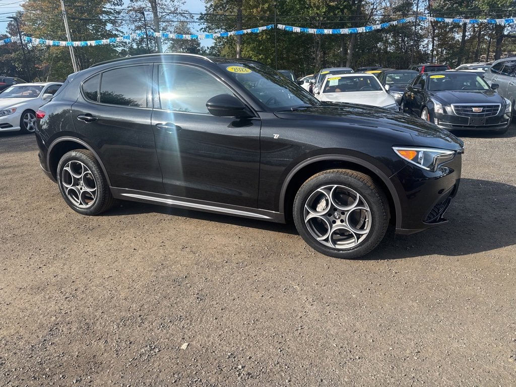 Used 2022 Alfa Romeo Stelvio Ti image 8