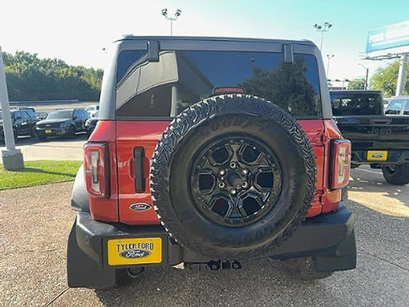 Used 2023 Ford Bronco Wildtrak image 9