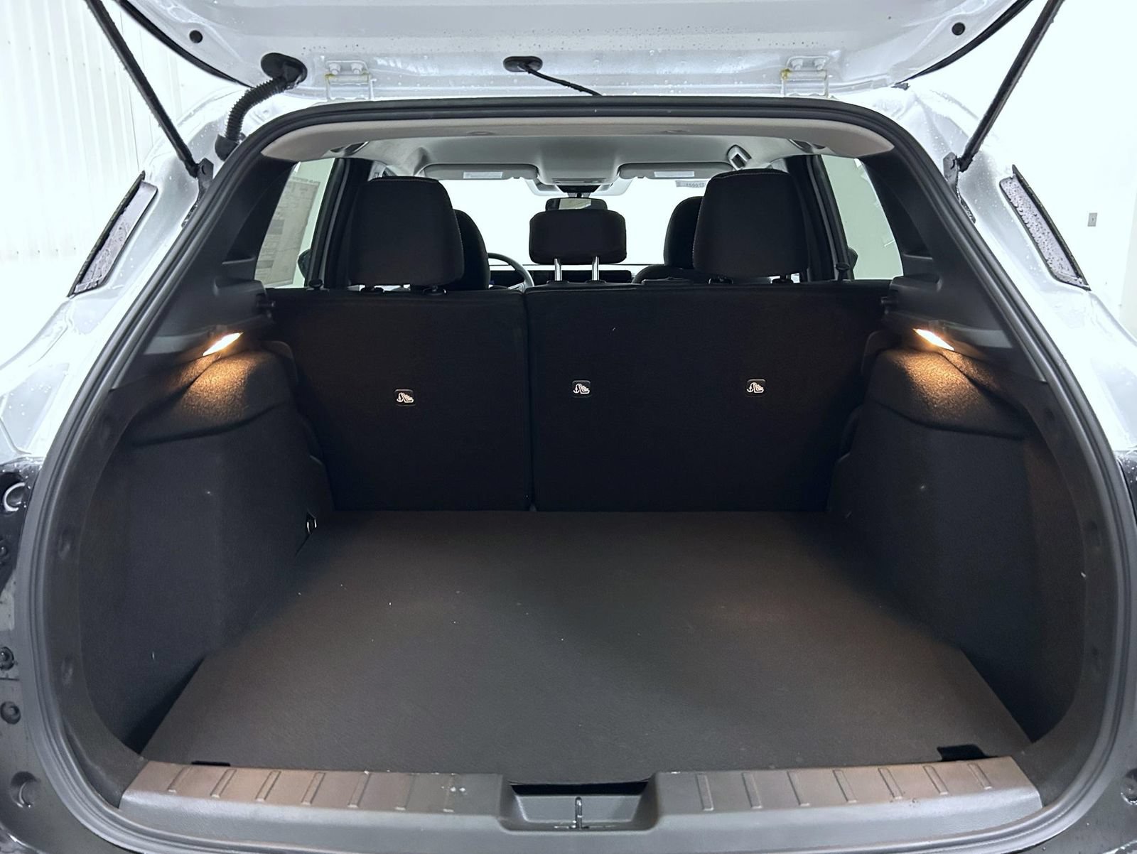 New 2027 Nissan Kicks SV AWD/4WD image 21
